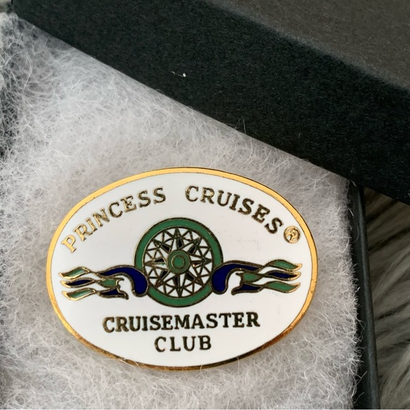 Vintage Princess Cruises Cruisemaster Club Pin - Picture 2 of 6